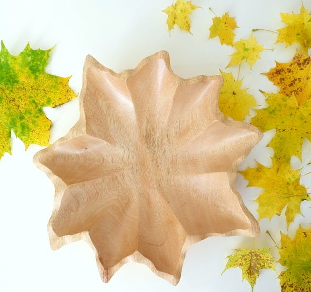 "Maple Choco M" ökologisch nachhaltige und handgefertigte Holzschale - Obstschale - Salatschale von SueBeeker
